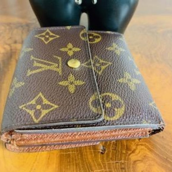 LOUIS VUITTON Brown, "LV" MONOGRAM WALLET - Picture 7 of 13